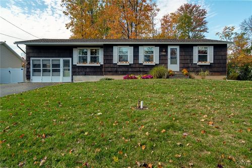 306 Ferndale Ln, Minoa, NY, 13116-1132 | Card Image
