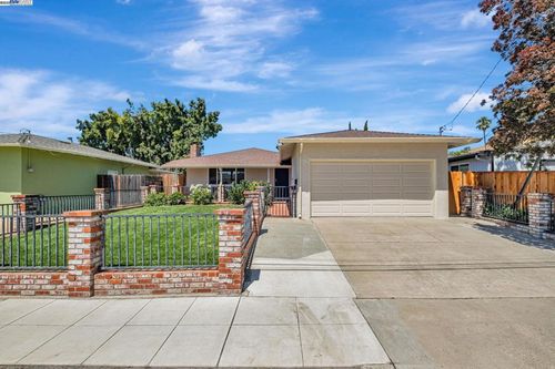 570 Erica Pl, Hayward, CA, 94544-7738 | Card Image