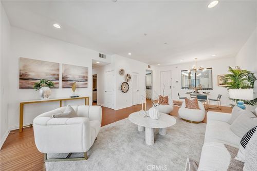 206-230 S Jackson St, Glendale, CA, 91205-1293 | Card Image