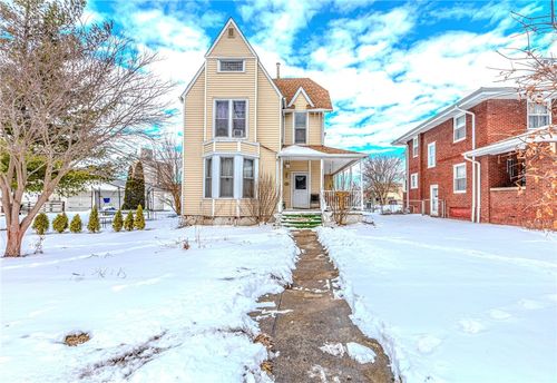 106 W Daggy St, Tuscola, IL, 61953-1645 | Card Image