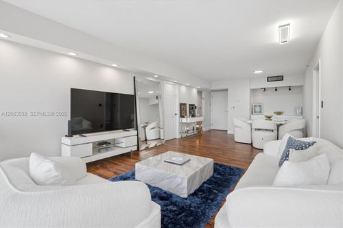 1014-20225 Ne 34th Ct, Aventura, FL, 33180-3304 | Card Image