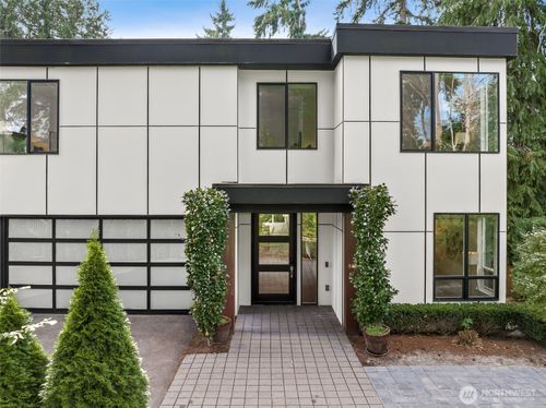 8426 Se 37th St, Mercer Island, WA, 98040-3621 | Card Image