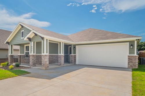 433 Rose Ave, Cleburne, TX, 76033-7387 | Card Image