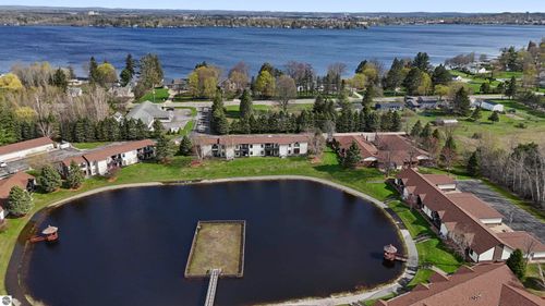 221 Wildwood Dr, Cadillac, MI, 49601-9072 | Card Image