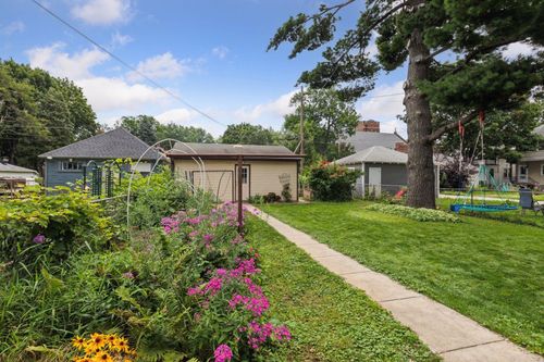2109 27th Ave S, Minneapolis, MN, 55406-1109 | Card Image