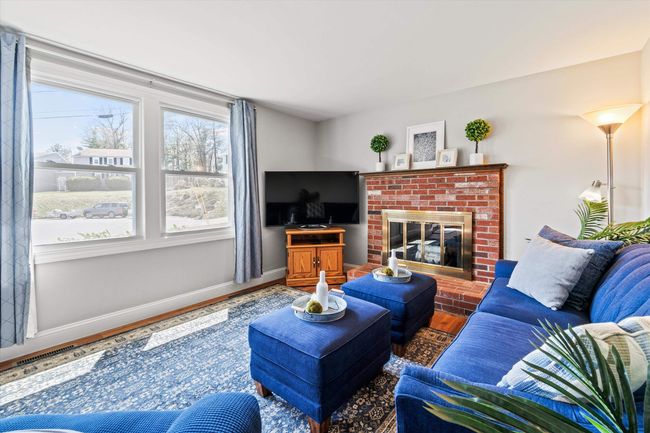 17 Cindy Dr, House other with 3 bedrooms, 2 bathrooms and null parking in Nashua NH | Image 9