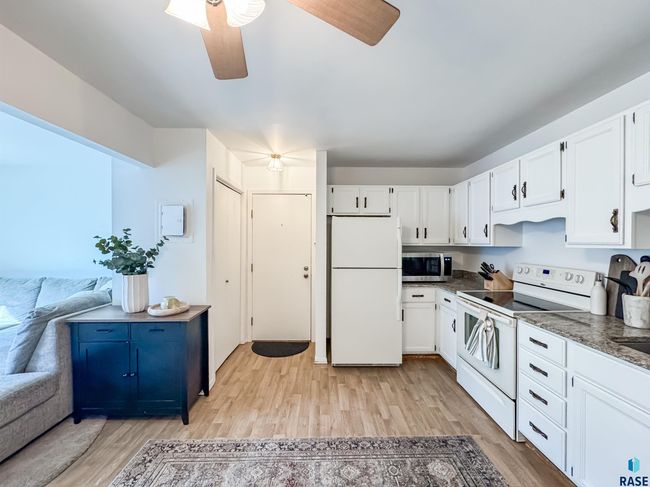 APT-304 - 3608 S Gateway Blvd, Condo with 2 bedrooms, 1 bathrooms and null parking in Sioux Falls SD | Image 4