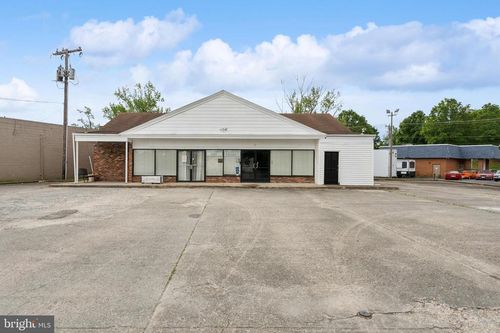3701 E River Rd, South Chesterfield, VA, 23803-2013 | Card Image