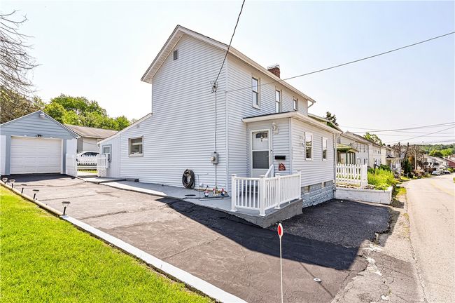 2216 Keystone Ave, House other with 3 bedrooms, 2 bathrooms and 1 parking in Hempfield Twp - WML PA | Image 5