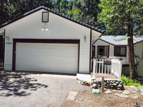 3205 Castlewood Circle, Pollock Pines, CA, 95726 | Card Image