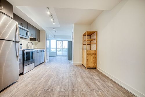 402-10 Wilby Cres, York, ON, M9N0B6 | Card Image