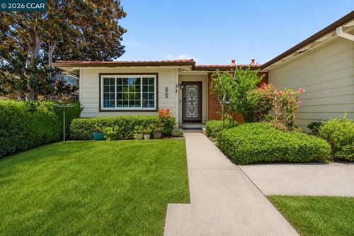 613 Chardonnay Dr, Fremont, CA, 94539-8008 | Card Image