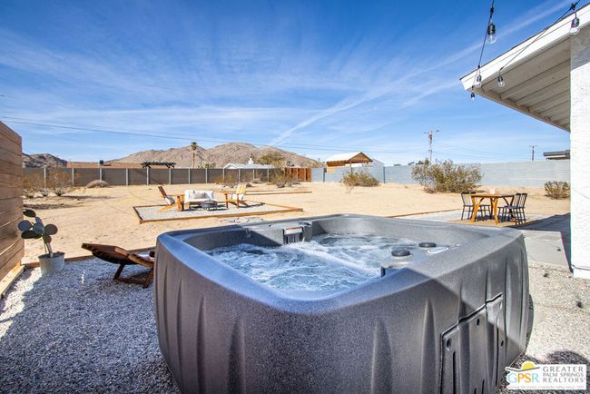 4742 Avenida La Flora Desierta, House other with 2 bedrooms, 1 bathrooms and 3 parking in Joshua Tree CA | Image 17