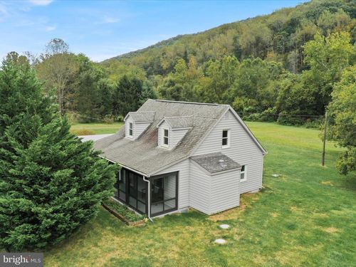 13149 John Marshall Hwy, LINDEN, VA, 22642-1737 | Card Image