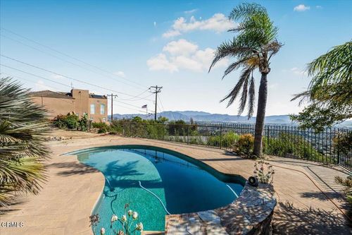 520 E Highland Dr, Camarillo, CA, 93010 | Card Image