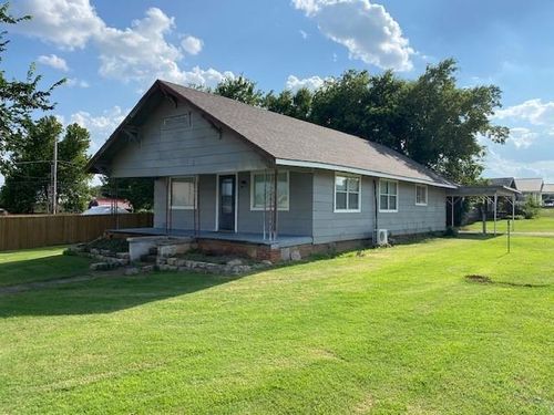 245 N 8th St, Mountain View, OK, 73062-2038 | Card Image