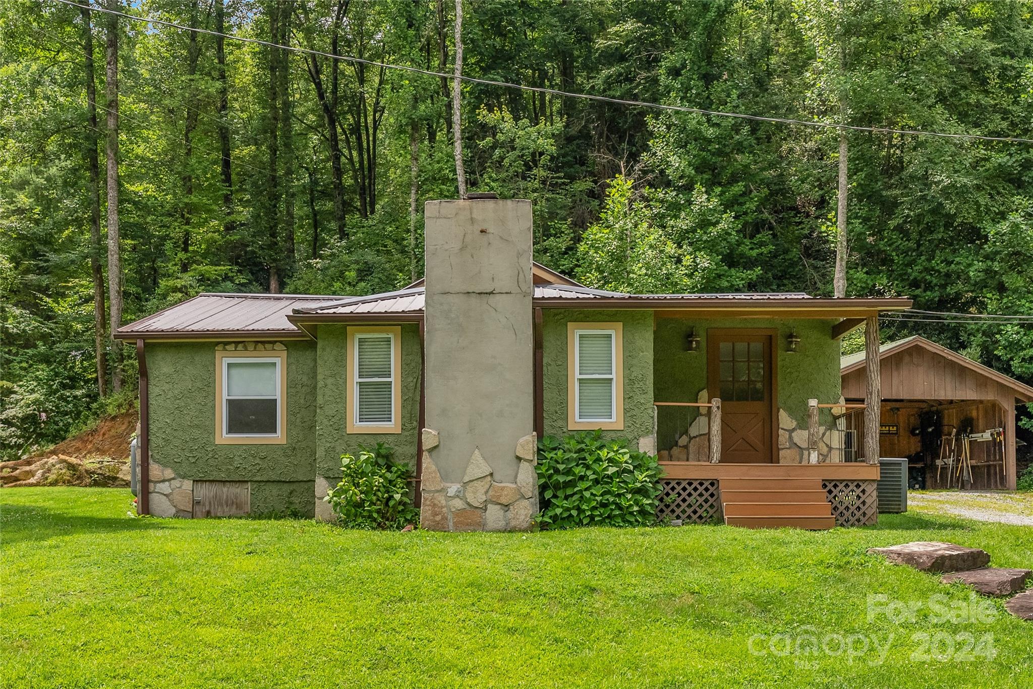 Aiken Rd, Rosman, NC 28772