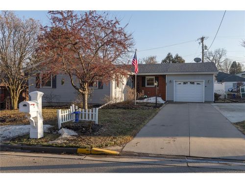 239 W Kinne St, ELLSWORTH, WI, 54011-5085 | Card Image