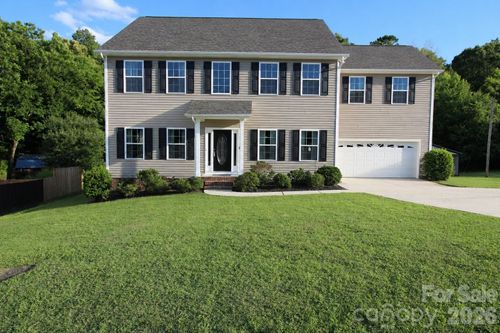 1034 Arrowhead Dr Se, Concord, NC, 28025-3904 | Card Image