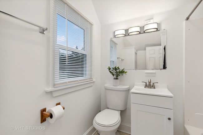 123 Edgewood Ave, House other with 4 bedrooms, 2 bathrooms and 2 parking in CRYSTAL LAKE IL | Image 16