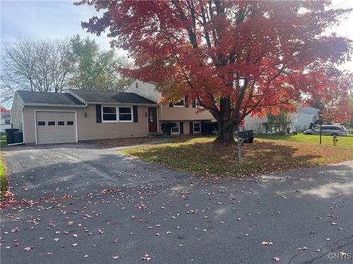 8180 Mantova Dr, Clay, NY, 13041-9106 | Card Image