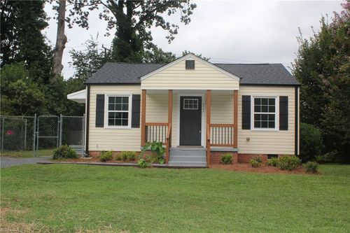 2722 Stratford Dr, Greensboro, NC, 27408-3326 | Card Image