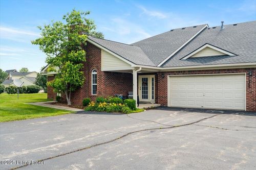 11300 Ridge Lake Dr, Louisville, KY, 40272-5205 | Card Image