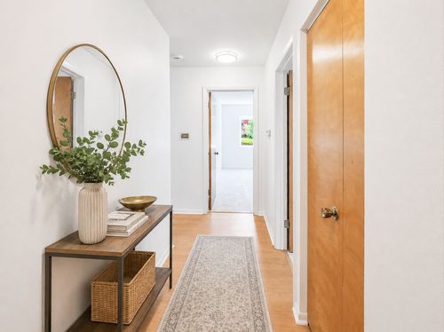 1s-1025 S Fernandez Ave, Arlington Heights, IL, 60005-3000 | Card Image