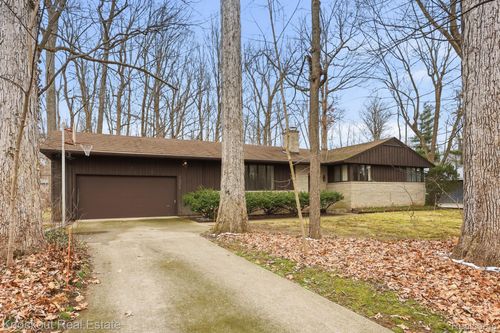7301 W Ronrick Pl, Frankenmuth, MI, 48734-9107 | Card Image