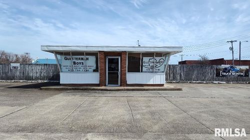 2308 Sycamore St, Cairo, IL, 62914-1642 | Card Image