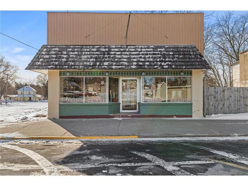 200 W Main St, Roberts, WI, 54023-2201 | Card Image