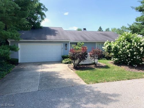 2033 Fordham Ct, Akron, OH, 44313-8040 | Card Image
