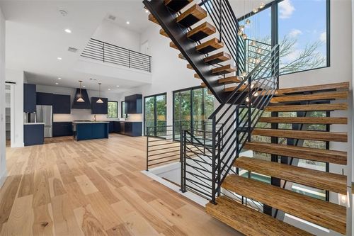 200 N Lake Hills Dr, Austin, TX, 78733-3182 | Card Image