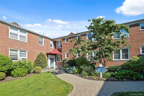 2f-6 Bryant Cres, White Plains, NY, 10605-2619 | Card Image