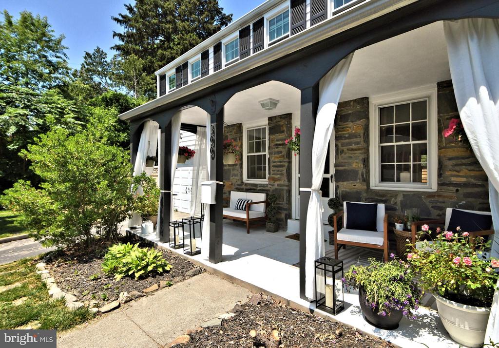 Canterbury Rd, Havertown, PA 19083