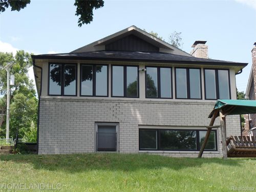 4039 Lotus Dr, Waterford, MI, 48329-1231 | Card Image