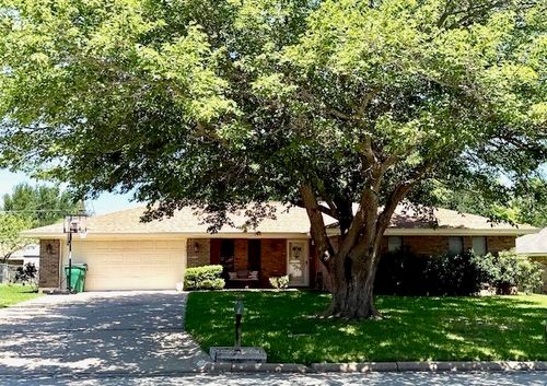 301 Bluebonnet St, Stephenville, TX, 76401-6069 | Card Image