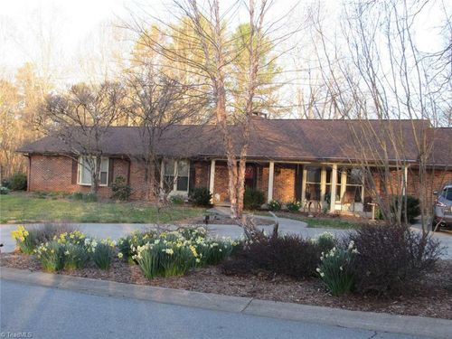 408 Colonial Drive, North Wilkesboro, NC, 28659 | Card Image