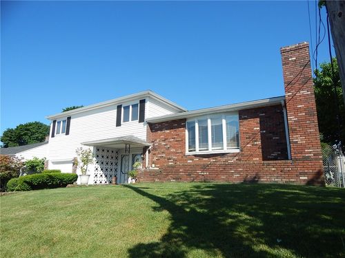 9 Baldwin St, Cumberland, RI, 02864-6401 | Card Image