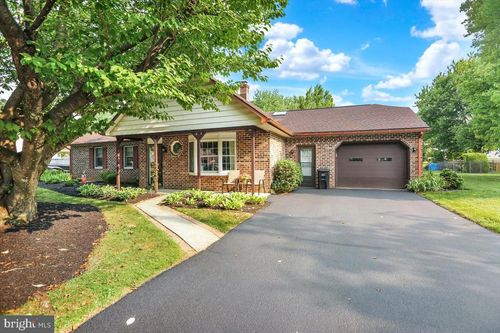 58 Downing Dr, WYOMISSING, PA, 19610-3109 | Card Image