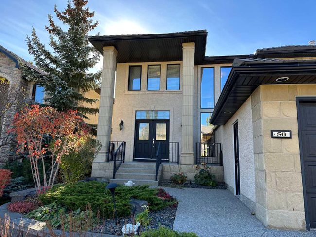 50 Hamptons Manor Nw, Home with 5 bedrooms, 3 bathrooms and 6 parking in Calgary AB | Image 2