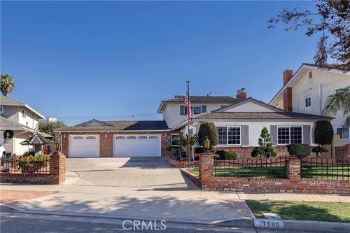 17540 Santa Paula Cir, Fountain Valley, CA, 92708-4328 | Card Image