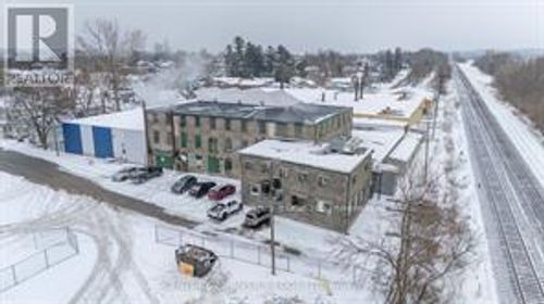 823 Walker St, Prescott, ON, K0E1T0 | Card Image