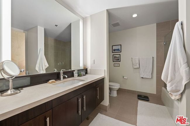 APT-1215 - 1100 S Hope St, Condo with 1 bedrooms, 2 bathrooms and 2 parking in LOS ANGELES CA | Image 11