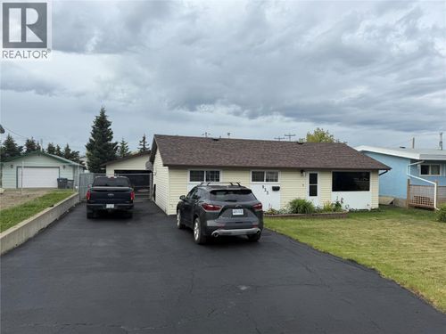 933 91 Ave, Dawson Creek, BC, V1G1A9 | Card Image