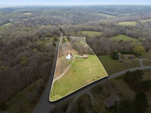 3057 Sugar Creek Rd, Woodlawn, TN, 37191-9136 | Card Image