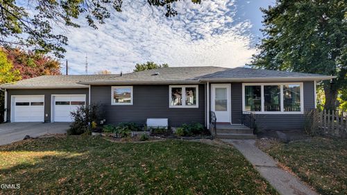 1117 N Mandan St, Bismarck, ND, 58501-3580 | Card Image