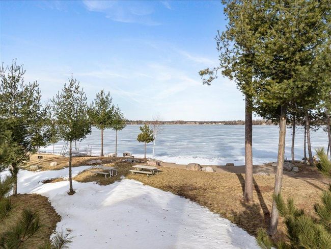 1303 E Point Dr, Townhouse with 3 bedrooms, 3 bathrooms and null parking in East Gull Lake MN | Image 4