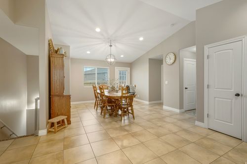 1403 925, Vernal, UT, 84078-4240 | Card Image