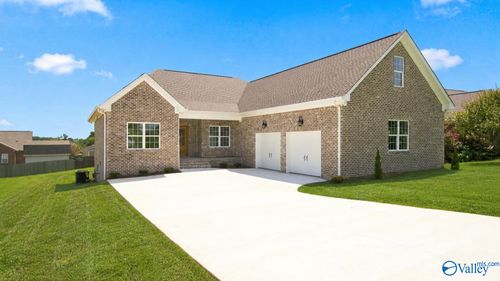 92 Payton Ln, Grant, AL, 35747-2000 | Card Image